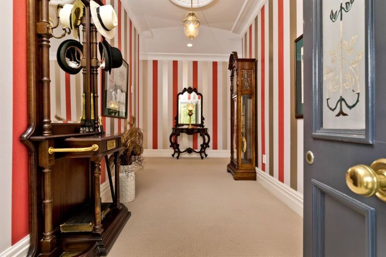 Photo of property in 9 Birchwood Grove, Greenhithe, Auckland, 0632