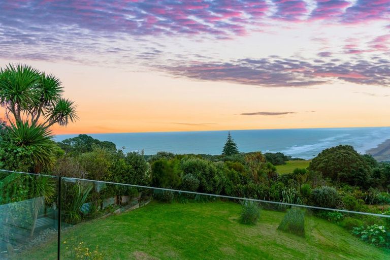 Photo of property in 26 Edwin Mitchelson Road, Muriwai, Waimauku, 0881