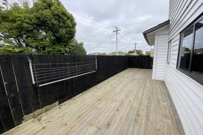 Photo of property in 1 Nagra Lane, Papakura, 2110
