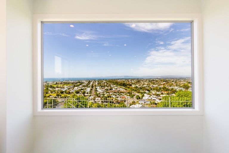 Photo of property in 15 Kavanagh Road, Hospital Hill, Napier, 4110