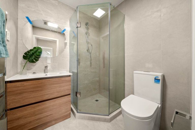 Photo of property in 10c Clensmore Place, Torbay, Auckland, 0630