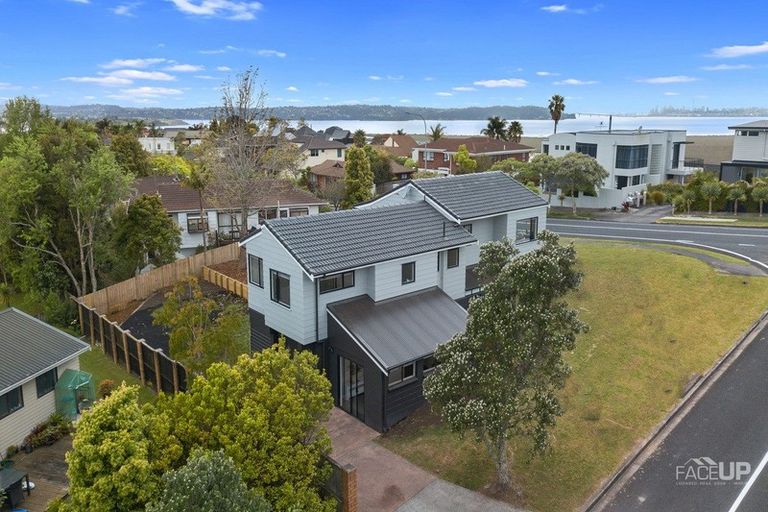 Photo of property in 168 Luckens Road, West Harbour, Auckland, 0618