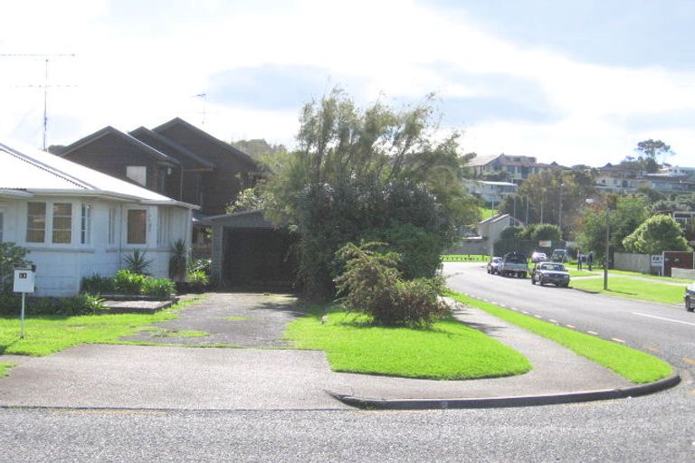 Photo of property in 1/11 Eastern Road, Eastern Beach, Auckland, 2012