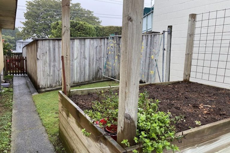 Photo of property in 2 Lynwood Place, Brookfield, Tauranga, 3110