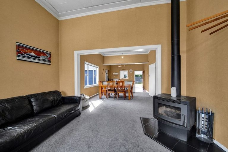 Photo of property in 55 Camberwell Road, Hawera, 4610