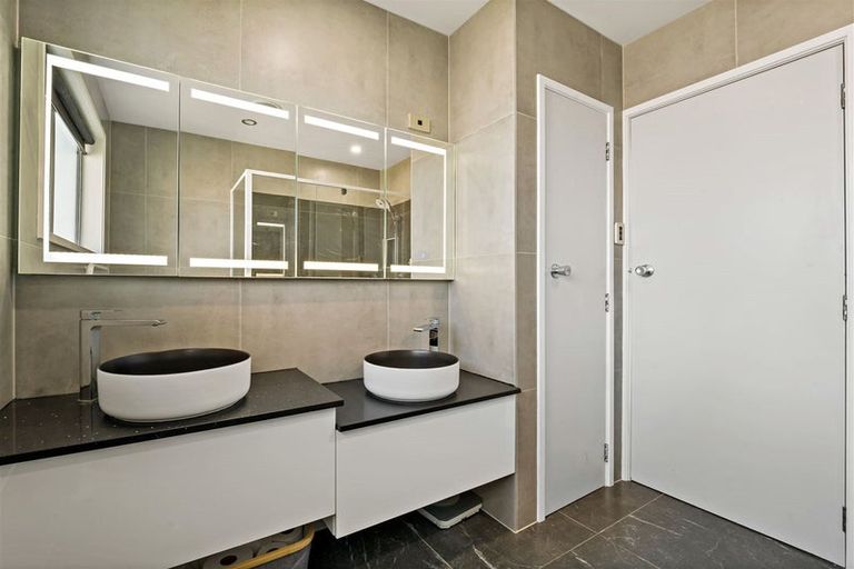 Photo of property in 3 Rehia Road, Massey, Auckland, 0614