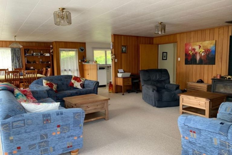Photo of property in 14 Okau Road, Ahititi, Urenui, 4378