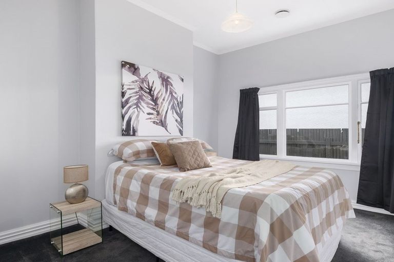 Photo of property in 256 Oxford Street, South Dunedin, Dunedin, 9012