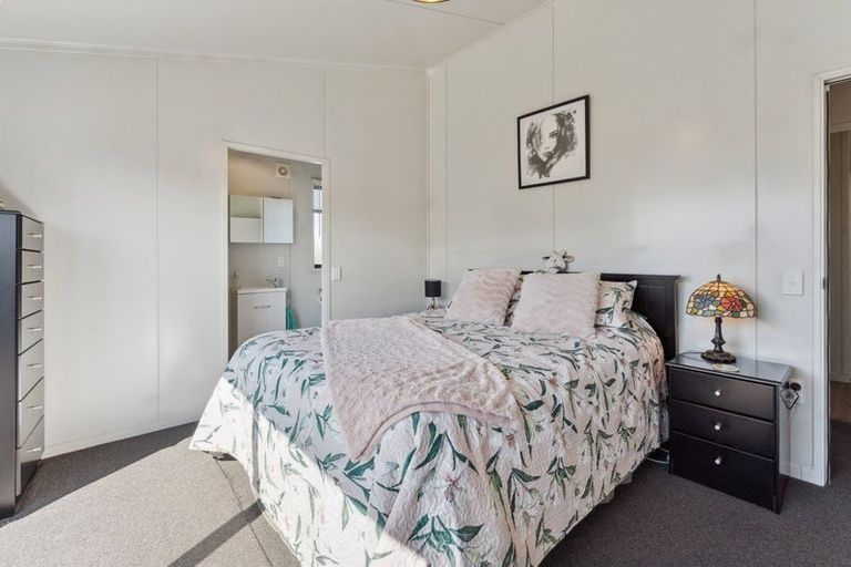 Photo of property in 68 Grey Street, Woodville, 4920