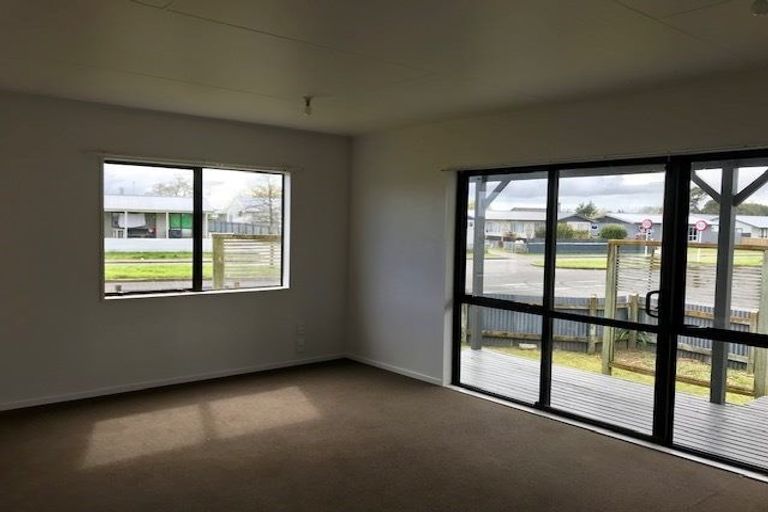 Photo of property in 43 Ramsey Crescent, Flaxmere, Hastings, 4120