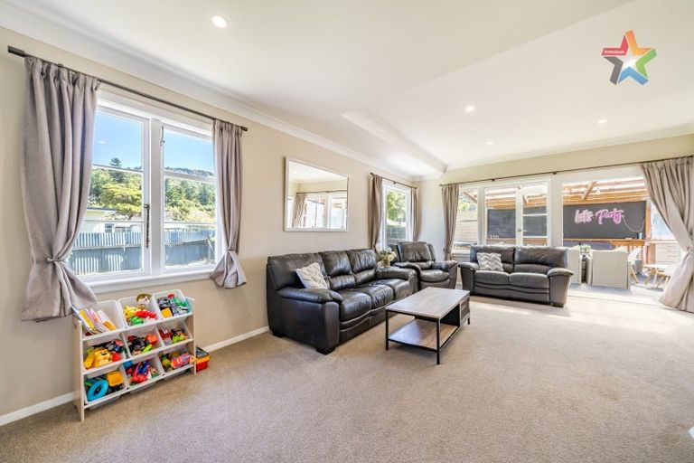 Photo of property in 56 Bledisloe Crescent, Wainuiomata, Lower Hutt, 5014