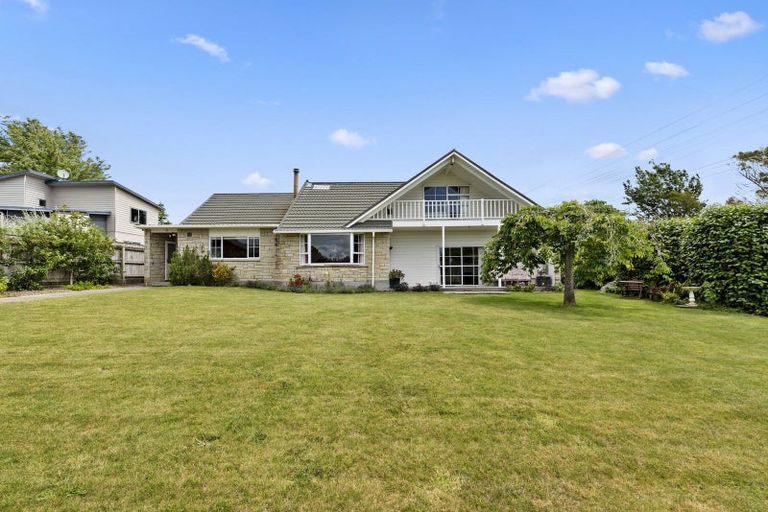 Photo of property in 120 Kawiu Road, Levin, 5510