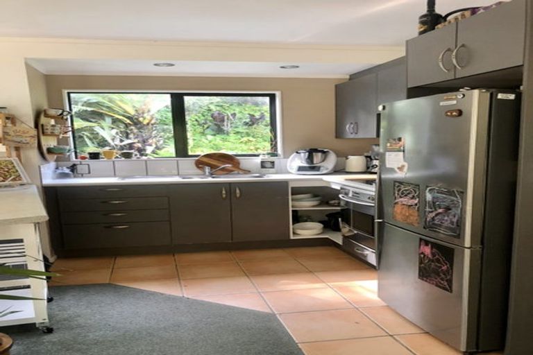 Photo of property in 279 Motutara Road, Muriwai, Waimauku, 0881