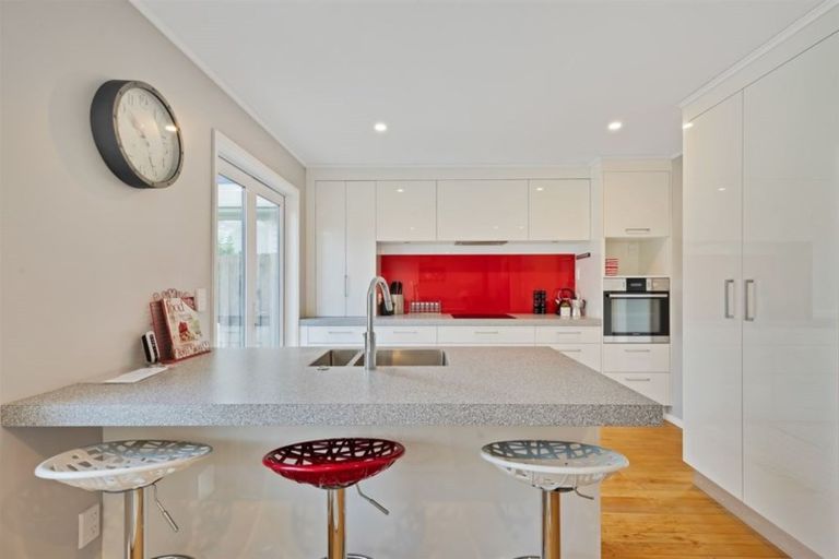 Photo of property in 15 Cunliffe Street, Johnsonville, Wellington, 6037