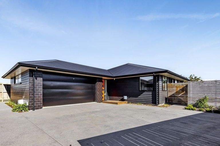 Photo of property in 8 Wheki Lane, Inglewood, 4330