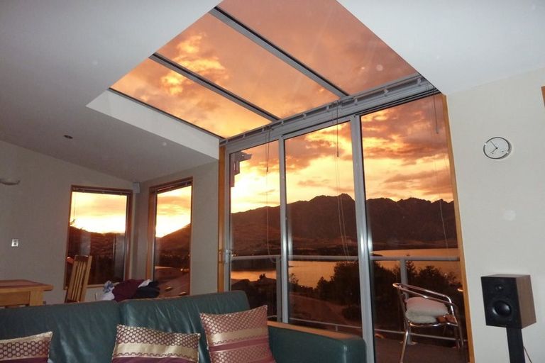 Photo of property in 12a Sainsbury Road, Fernhill, Queenstown, 9300