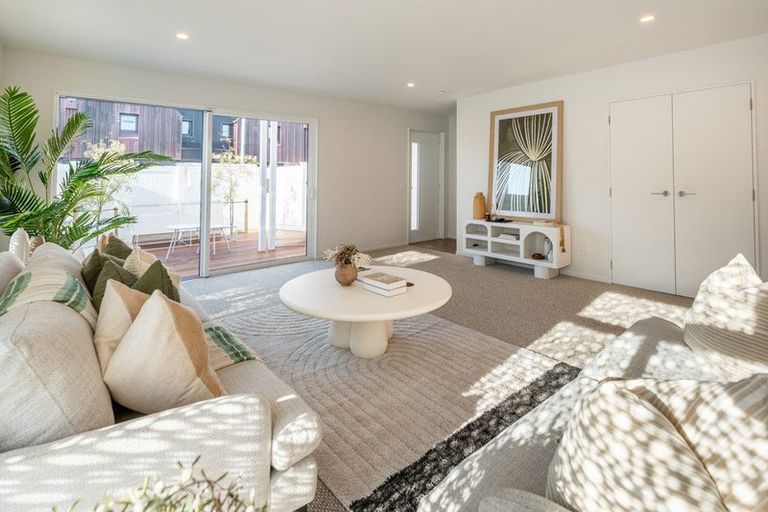 Photo of property in 1/92 Holly Road, St Albans, Christchurch, 8014