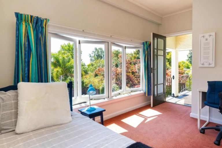 Photo of property in 1 Tauroa Road, Havelock North, 4130