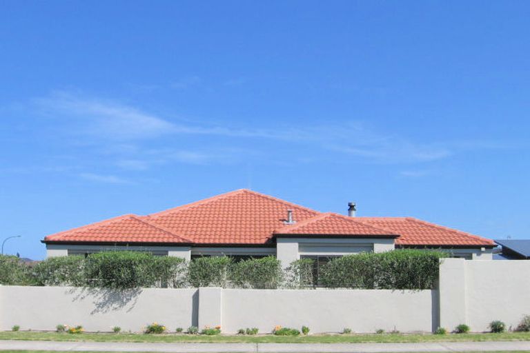 Photo of property in 2 Madeleine Terrace, Papamoa Beach, Papamoa, 3118