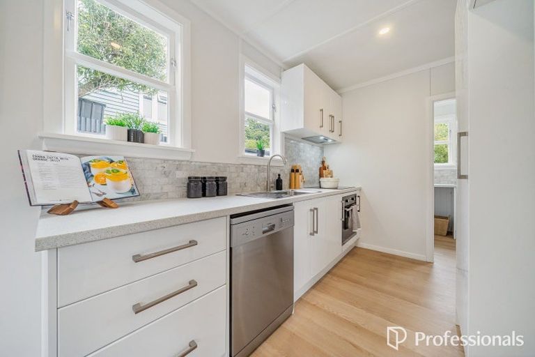 Photo of property in 7 Swainson Street, Naenae, Lower Hutt, 5011