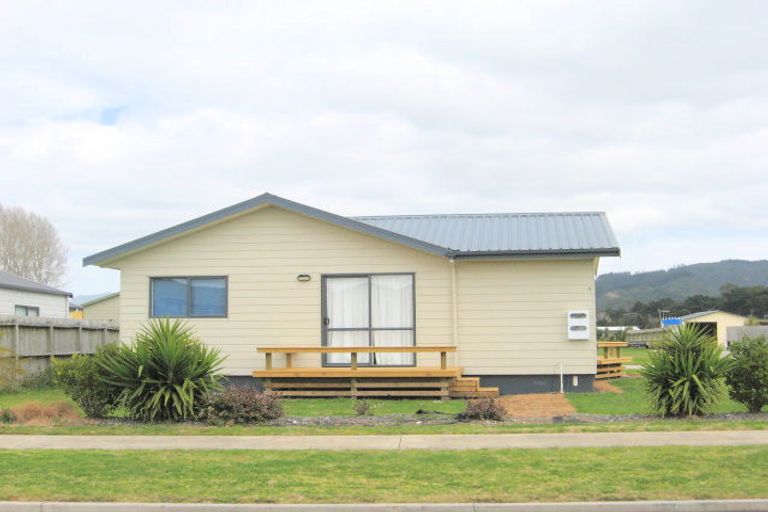 Photo of property in 4 Pipi Dune, Whitianga, 3510
