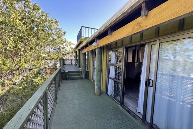 Photo of property in 313 Don Buck Road, Massey, Auckland, 0614