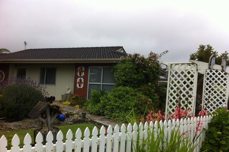 Photo of property in 12 Ashmore Place, Favona, Auckland, 2024