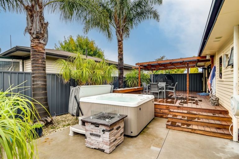 Photo of property in 76 Clarence Cox Crescent, Pirimai, Napier, 4112