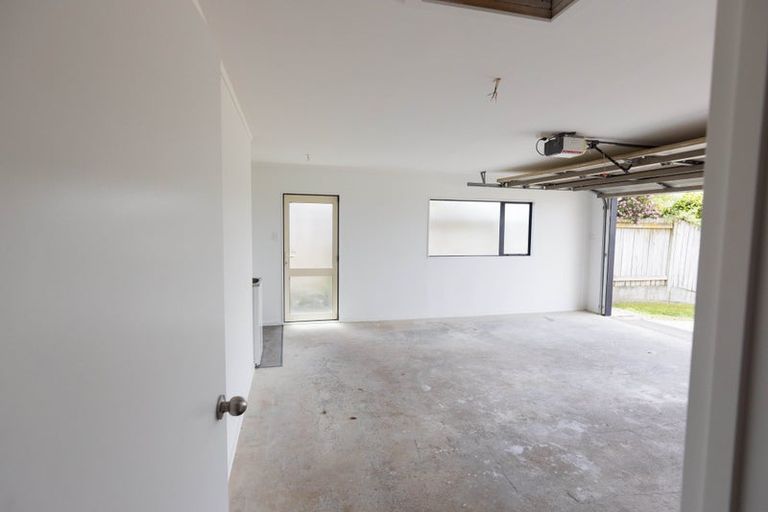 Photo of property in 21 Logan Way, Kelvin Grove, Palmerston North, 4414