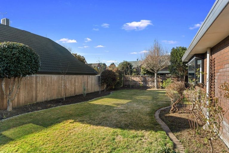Photo of property in 8 Clotilda Place, Bishopdale, Christchurch, 8053