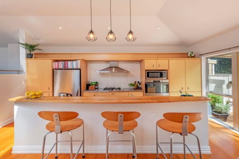 Photo of property in 153g Grant Road, Thorndon, Wellington, 6011