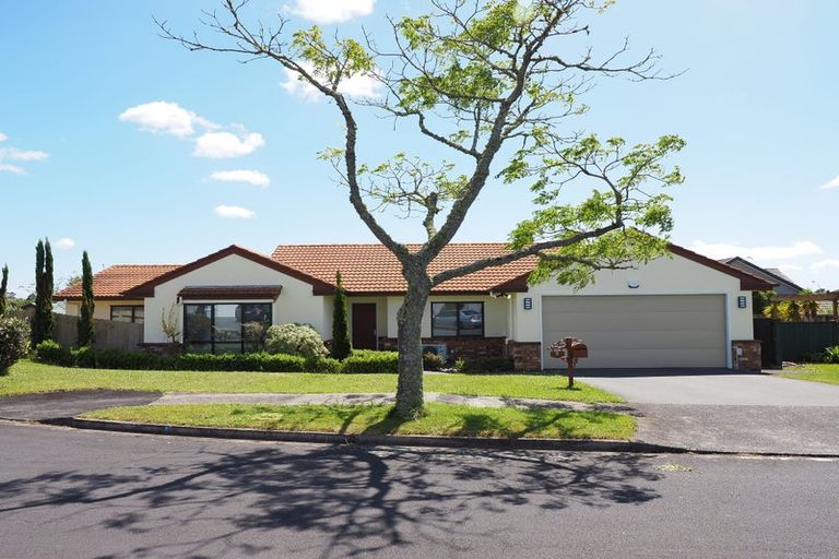 Photo of property in 9 Graven Court, Henderson, Auckland, 0612