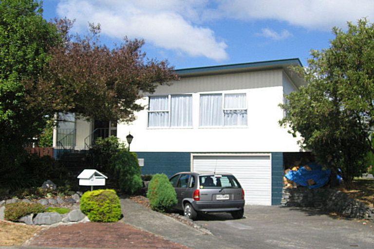 Photo of property in 8 Haylock Grove, Totara Park, Upper Hutt, 5018