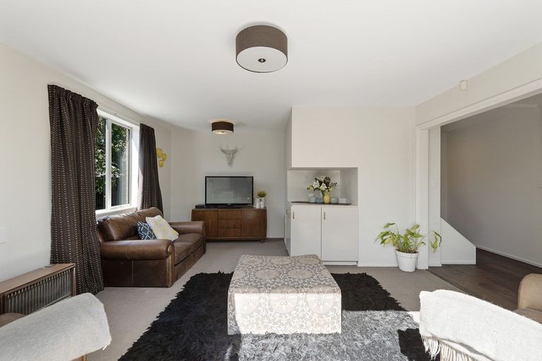 Photo of property in 120 Royal Park Drive, Parklands, Christchurch, 8083