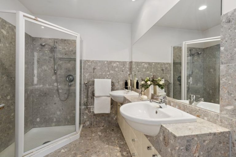 Photo of property in 5d/173 Hurstmere Road, Takapuna, Auckland, 0622