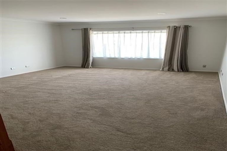 Photo of property in 6 Melmore Place, Pinehill, Auckland, 0632