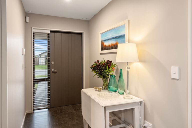 Photo of property in 17 Gosling Crescent, Halswell, Christchurch, 8025