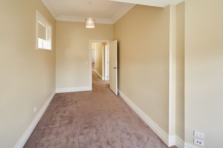 Photo of property in 40 Roxburgh Street, Mount Victoria, Wellington, 6011