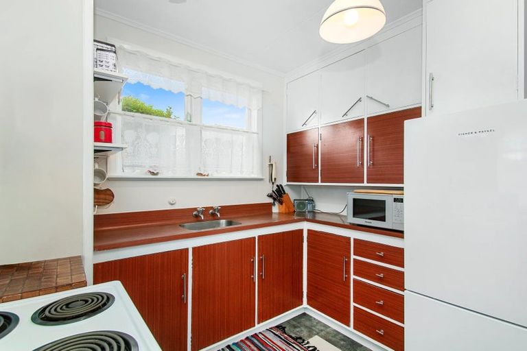 Photo of property in 15 Chittick Street, Stokes Valley, Lower Hutt, 5019