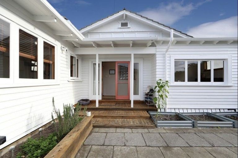 Photo of property in 219 Georges Drive, Napier South, Napier, 4110