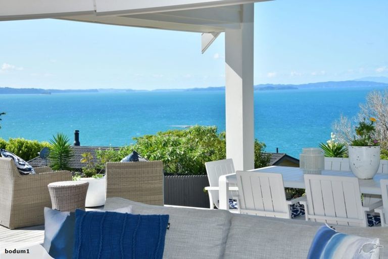 Photo of property in 110 Vipond Road, Stanmore Bay, Whangaparaoa, 0932