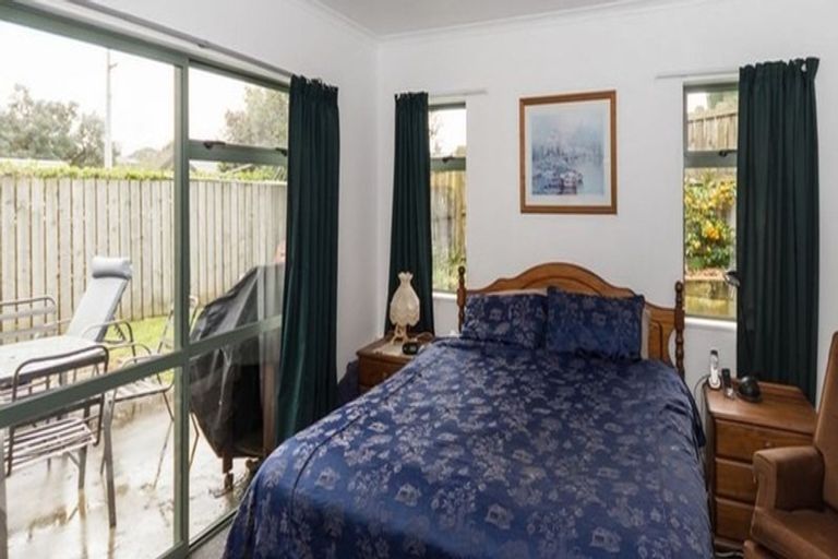 Photo of property in 10 Trillick Place, Tuakau, 2121