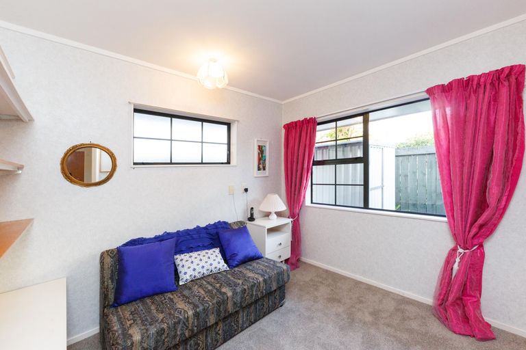 Photo of property in 140 Ruapehu Drive, Fitzherbert, Palmerston North, 4410