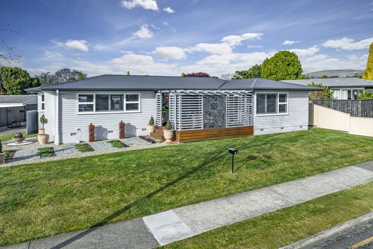 Photo of property in 3 James Cook Street, Havelock North, 4130