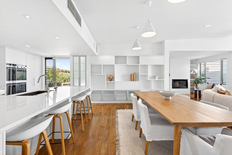 Photo of property in 40 Roslyn Road, Bluff Hill, Napier, 4110