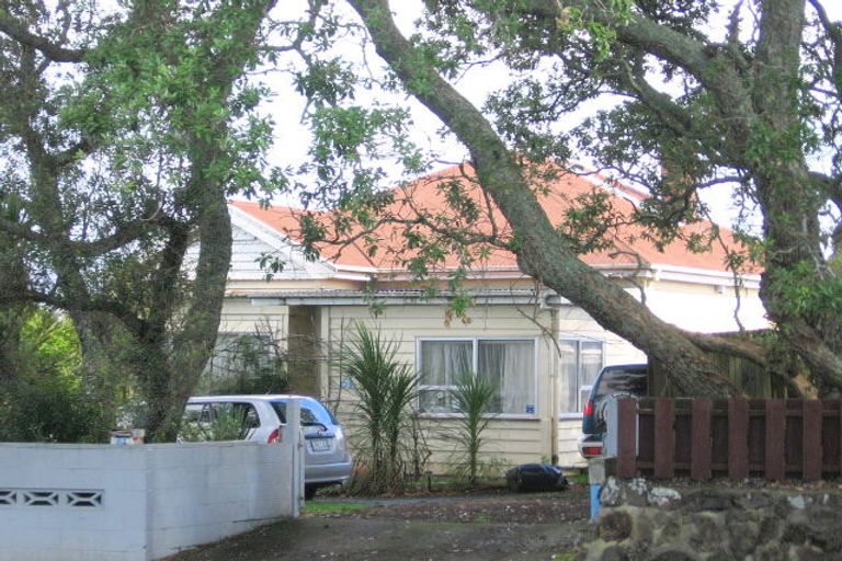 Photo of property in 6/61a View Road, Henderson, Auckland, 0612