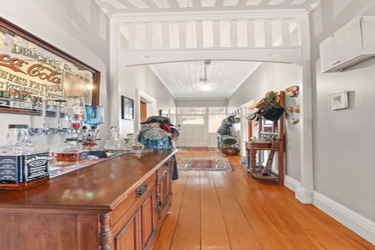 Photo of property in 150 High Street, Oxford, 7430