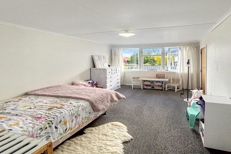 Photo of property in 43 Tennyson Street, Dannevirke, 4930