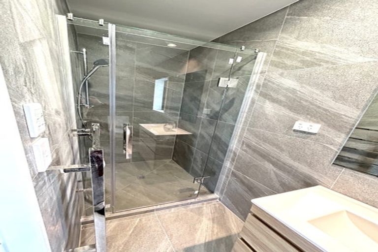 Photo of property in 2b Robin Lane, Browns Bay, Auckland, 0630