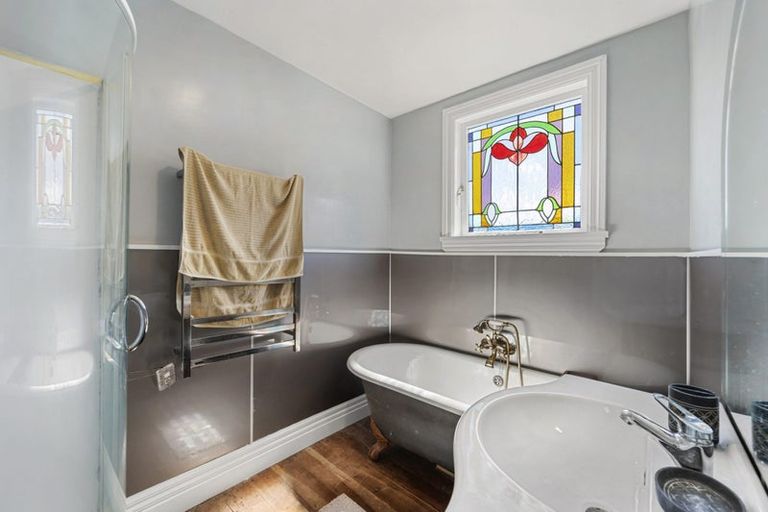 Photo of property in 8 Glendavar Street, Berhampore, Wellington, 6023